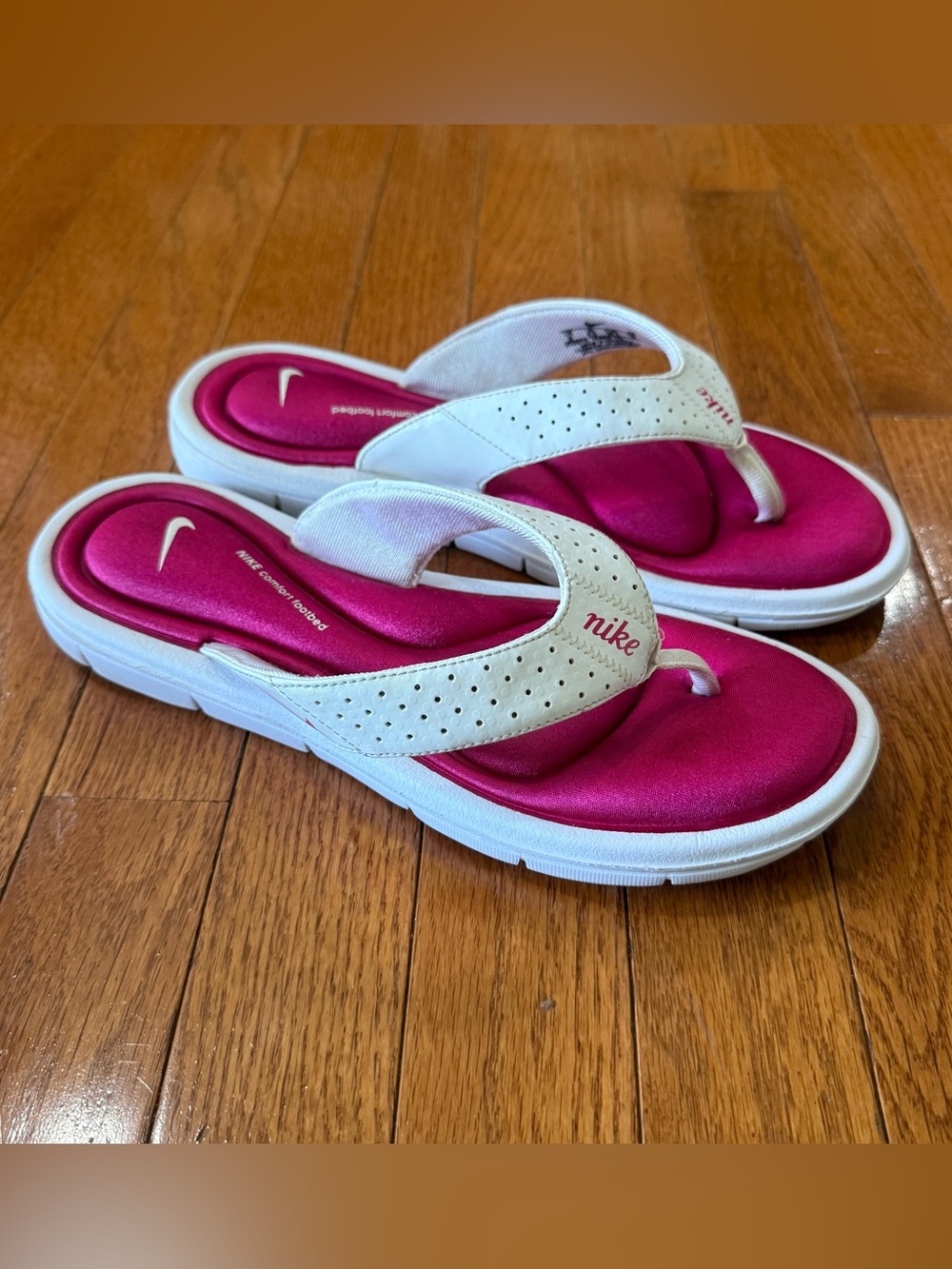 Nike Women's 9 Comfort Flip Flops Thongs Sandals Cushioned Sporty 354925-163
